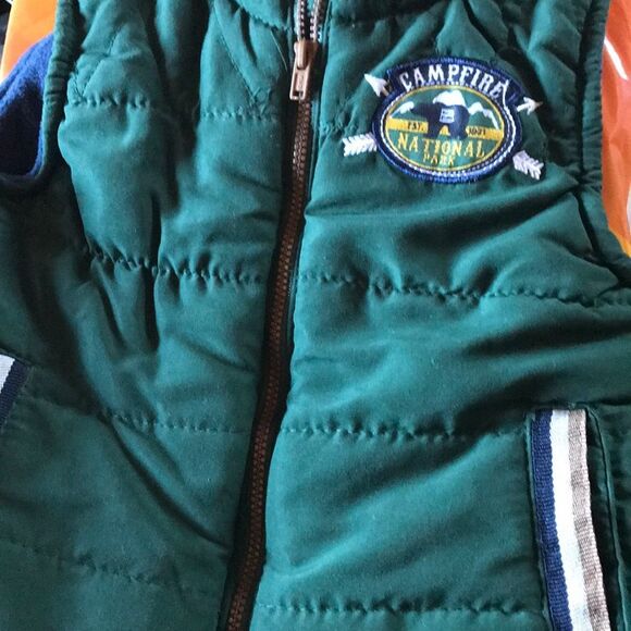 Green Puffer Vest sz. 3T EXCELLENT CONDITION - Picture 2 of 3